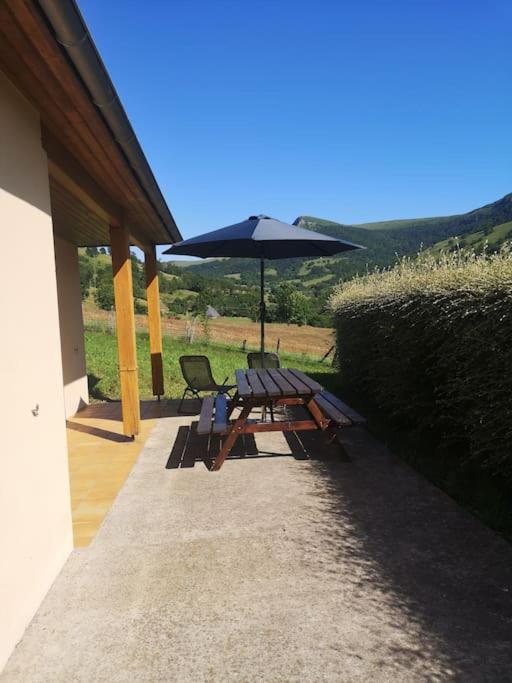 Entre Salers Et Le Puy Mary Dans Le Cantal Holiday home